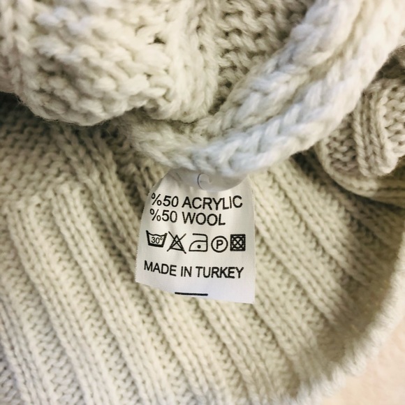 Stylish Off white long sleeved round neck Red Roza Brand Turkish womens sweater - Picture 9 of 9